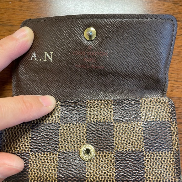 Clearance! Authentic Louise Vuitton Damier Ebony Key Holder. - Picture 9 of 13